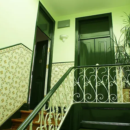 Hostel Be My Guest *