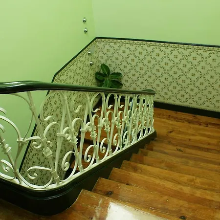 Hostel Be My Guest *